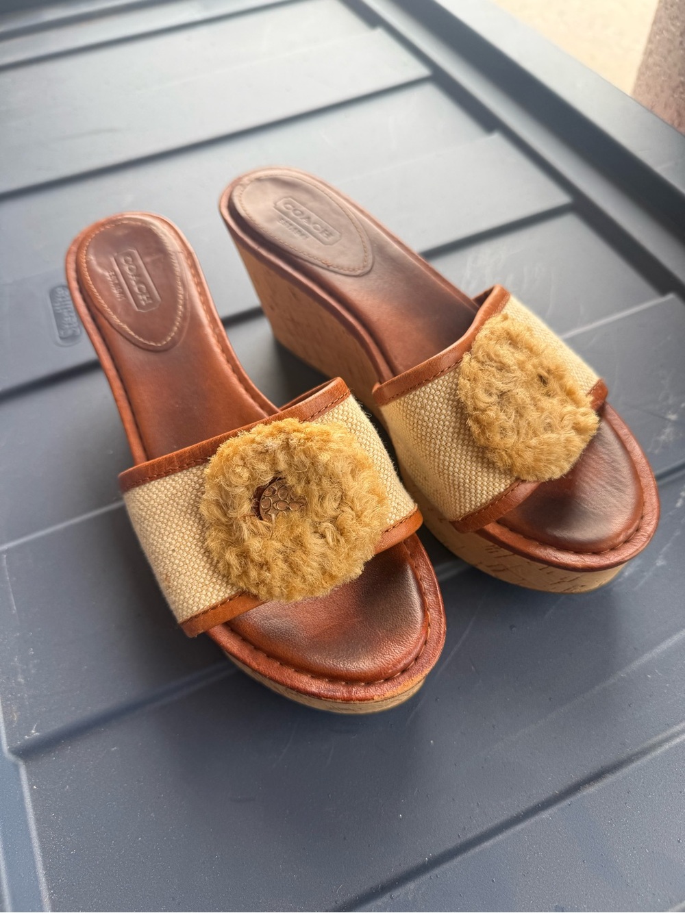 Vintage COACH Tan Pom Slide Sandals - Picture 4 of 4